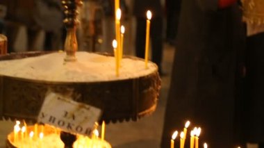 Ortodoks Kilisesi, saygı, dini gelenek ödeme içinde yanan mum