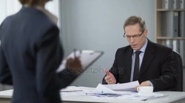 Üzgün patron hayal kırıklığına istatistikleri raporu, düşük gelirli, iş başarısızlık