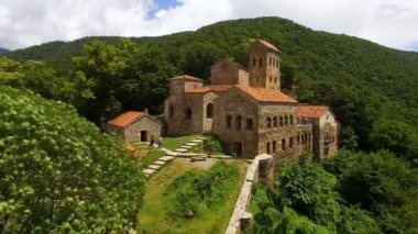 Güzel manzara Alazani Vadisi ve Nekresi Manastırı Gürcistan, seyahat