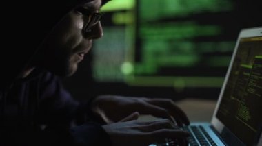 Erişim reddedildi özel sunucularda gizli bilgi aramak bilgisayar geek