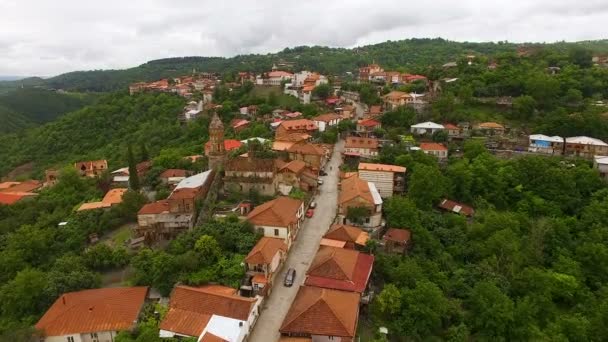Fantastische luchtfoto van oude toeristische Sighnagi plaats (town) in de Amerikaanse staat Georgia, reizen — Stockvideo