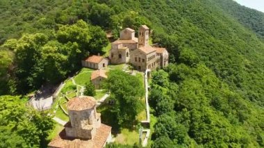 Hava atış Alazani vadisinde, turizm Nekresi Ortodoks Manastırı