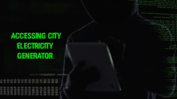 Anonymer Hacker deaktiviert Sicherheitssystem aus der Ferne, Stromversorgung unterbrochen — Stockvideo