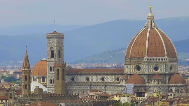 Úžasný výhled na staré katedrály Santa Maria del Fiore ve Florencii, Itálie — Stock video