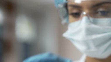 İlaç firması araştırmacı gerekli etiketleme, yakın çekim için hap kontrol