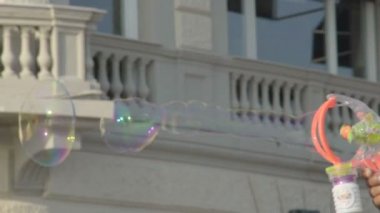 Sabun köpüğü, yapım oyuncak makine eğlence şehir sokak, yavaş hareket