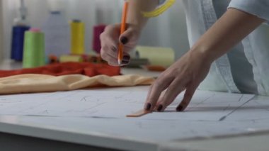 Desen, Tekstil Sanayi yapma, iş terzilik deneyimli kadın Tasarımcısı