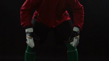 Latince takım oyuncusu topu dönen futbol sahası, iyi tepki, aktivite