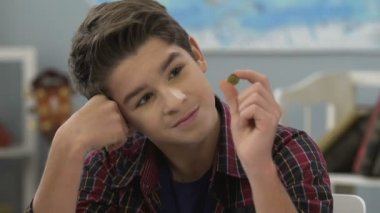 Kumbara, cep için video oyunu, ekonomi kaydetme para madeni para koyarak çocuk