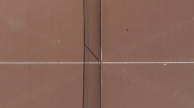 Tenis Kortu görünümünü en iyi hizmet veren kişi ve rekabet spor top alma,