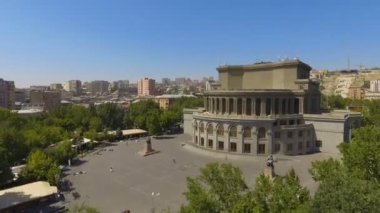 Şehirde Yerevan, Ermenistan, havadan görünümü mimarisinde güzel Opera Binası