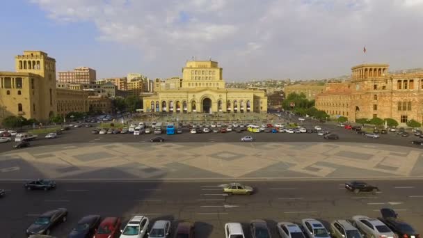 Incrível tiro de galeria nacional da Armênia localizado na Praça da República, Yerevan — Vídeo de Stock