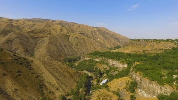 Maestose catene montuose e verdi colline, natura del Caucaso, viaggi in Armenia — Video Stock