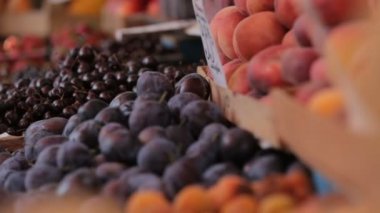 Yerel market rafları, kalite kontrol, tarım taze organik meyve