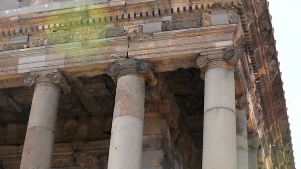 Tempel van Garni, slechts Grieks-Romeins gewelfde gebouw in Armenië, volgorde — Stockvideo