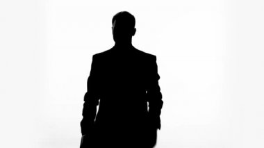 Darbeler rakibe karşı pratik, savunma stratejisi yerine getiren avukat gölge