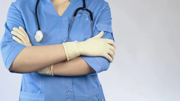 Professzionális női sebész reklám modern Klinika, az egészségügy és gyógyászat — Stock Fotó