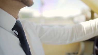 Limuzin direksiyonuna, lüks Servisi pahalı arabalar, closeup için sürücü