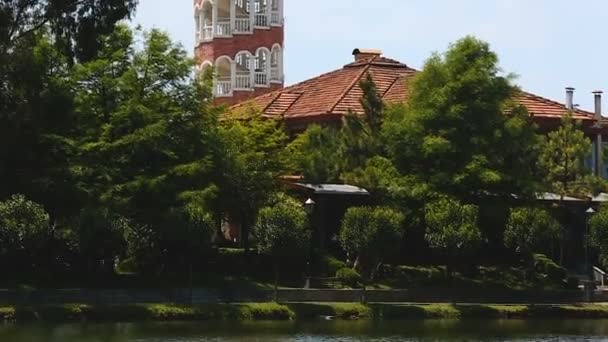 바투 미, 그루지야 양조장, 요리 관광 명소 레스토랑 타워 — 비디오