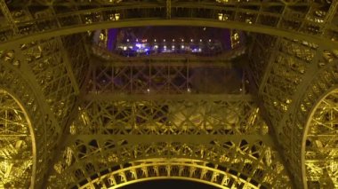 Muhteşem Eyfel Kulesi gece Paris, güzel cityscape, mimari