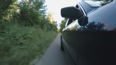Asfalt yoldan orman, ulaşan hedef noktası, gezi üzerinden otomatik