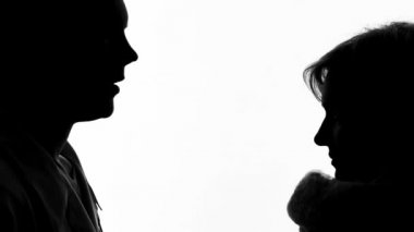 Erkek doktor hasta kadın, hastalık, sağlık ve tıp Boğazı kontrol