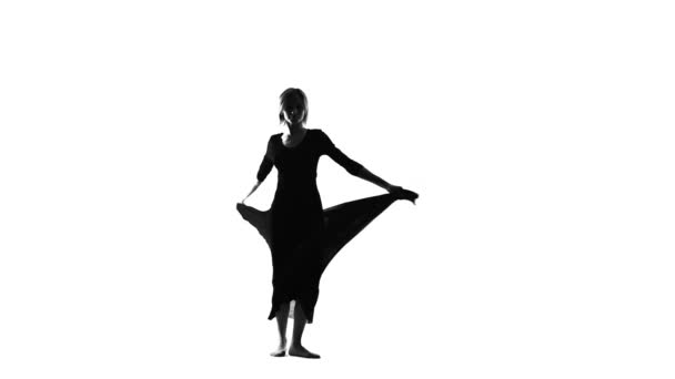 Glücklich Frau Kleid tanzen, sich umdrehen, Freiheit und Weiblichkeit, Inspiration — Stockvideo