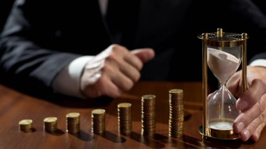 Kârlı yatırım projesi, Süre ölçümünü kum saati için fazladan para tycoon