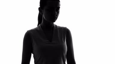 Kadın var yanlışlıkla kol ağrısı, kas iltihabı, spor yaralanma, burkulma acı