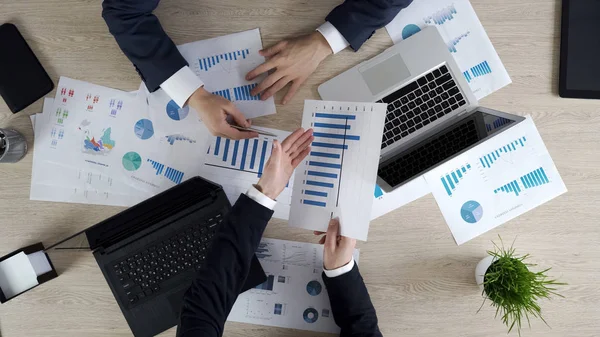 Gente Negocios Discutiendo Informe Empresa Reunión Planificación Estrategia Juntos — Foto de Stock