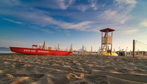 Beach in italian tirrenean coastline,Tuscany, Marina di Grosseto, Castiglione Della Pescaia, Italy — Stock Photo, Image
