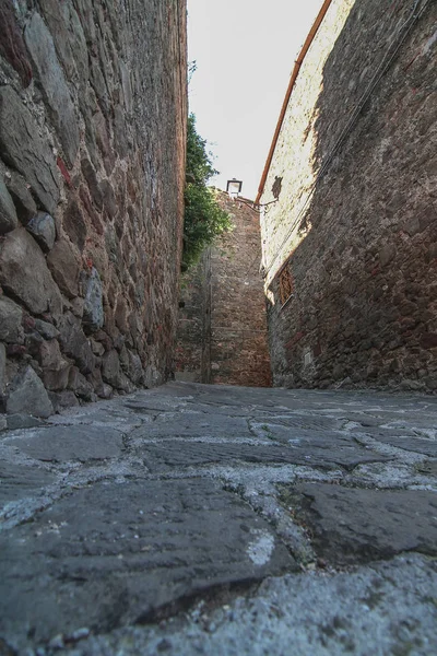 Történelmi emlékek utcai épületek, Toszkána, Marina di Grosseto, Castiglione Della Pescaia, Olaszország — Stock Fotó