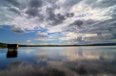 Prisecnice Barajı Neuhausen hory dağlarda.