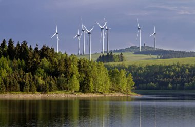 Prisecnice Barajı Neuhausen hory dağlarda.