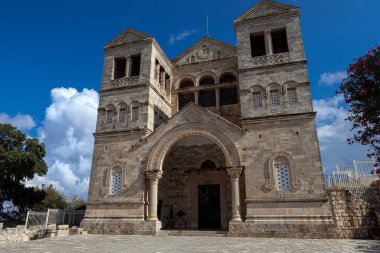 Tavor Dağı 'ndaki manastır turist ziyareti