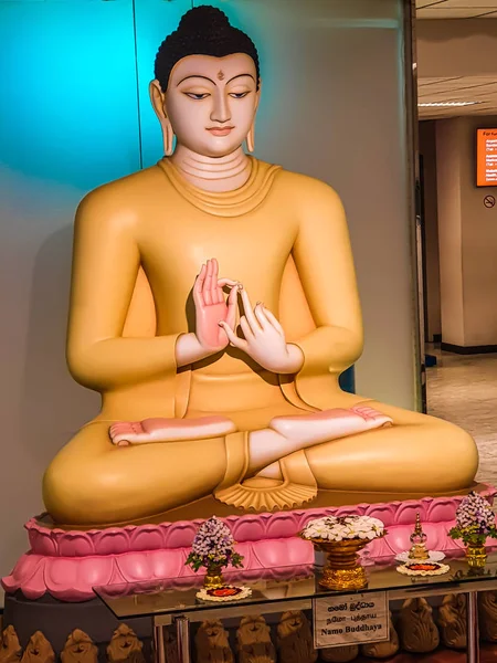 Buddha Uluslararası Colombo Havaalanında