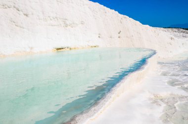 Pamukkale termik banyosu, Denizli ilinin doğal alanı Türkiye 'nin güneybatısında