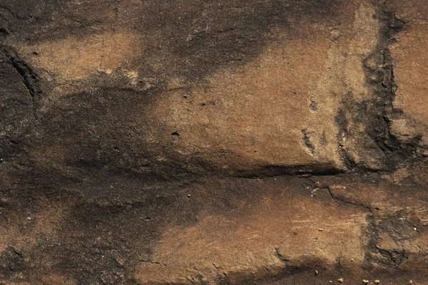 Close Pedra Marrom Formação Rocha Textura Com Rachaduras Pretas Todo — Fotografia de Stock