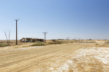Avustralya taşrası Marree, Güney Avustralya 'da terk edilmiş terk edilmiş bir ev.