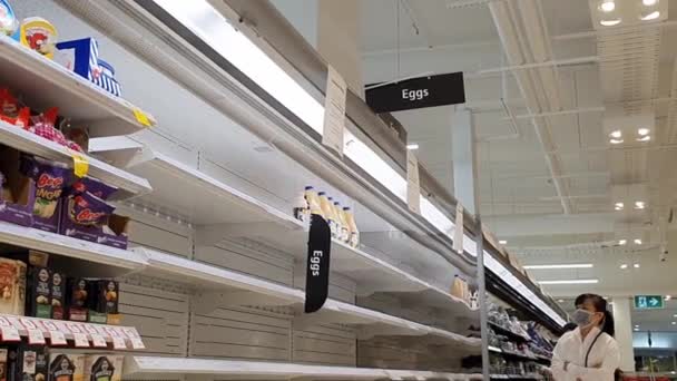 Gold Coast Australia Abril 2020 Estantes Huevos Vacíos Supermercados Medio — Vídeo de stock