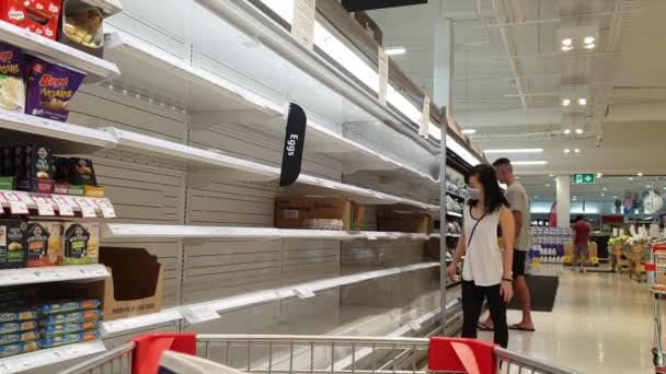 Gold Coast Australia Abril 2020 Estantes Huevos Vacíos Supermercados Medio — Vídeo de stock