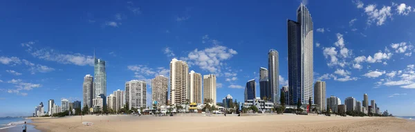 Surfers Paradise panorama de la playa vacía, gente mínima en la playa destino turístico de fama mundial, Australia Imagen de stock