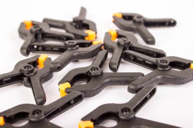 Clothespin. Marangozluk kelepçeler.