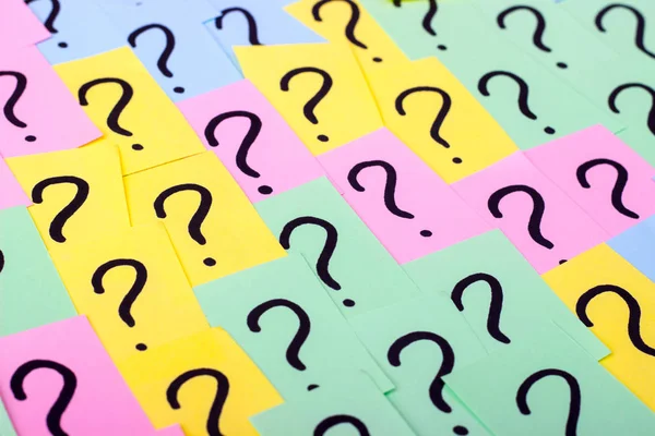 Question marks. Colorful paper notes with question marks. Concept image. Closeup. — Stock Photo, Image