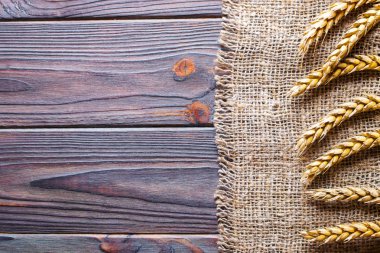 çuval bezi kendir Sivas'tan ahşap arka plan hasat kavramı üzerinde