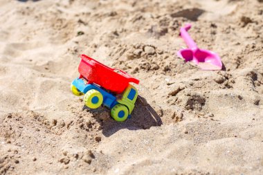 Çocuk oyuncak kamyon araba oyun, Industrail semboller üzerinde