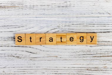 Strateji kelime yapı taşları ile yapılmış. kavramı