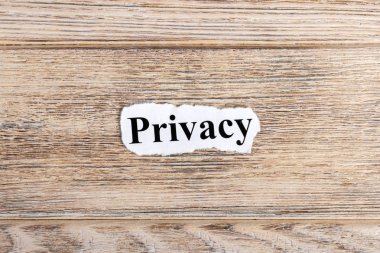 Kağıt üzerinde gizlilik metin. Word gizlilik yırtık kağıt üzerinde. Kavram görüntü