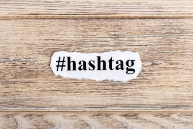 Kağıt üzerinde hashtag metin. Word Hashtag yırtık kağıt üzerinde. Kavram görüntü