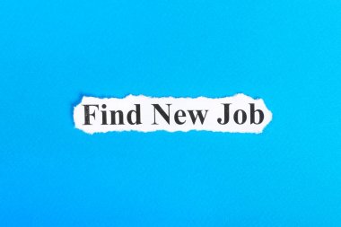 yeni iş metin kağıt üzerinde bulabilirsiniz. Kelime yırtık kağıt üzerinde yeni bir iş bulmak. Kavram görüntü